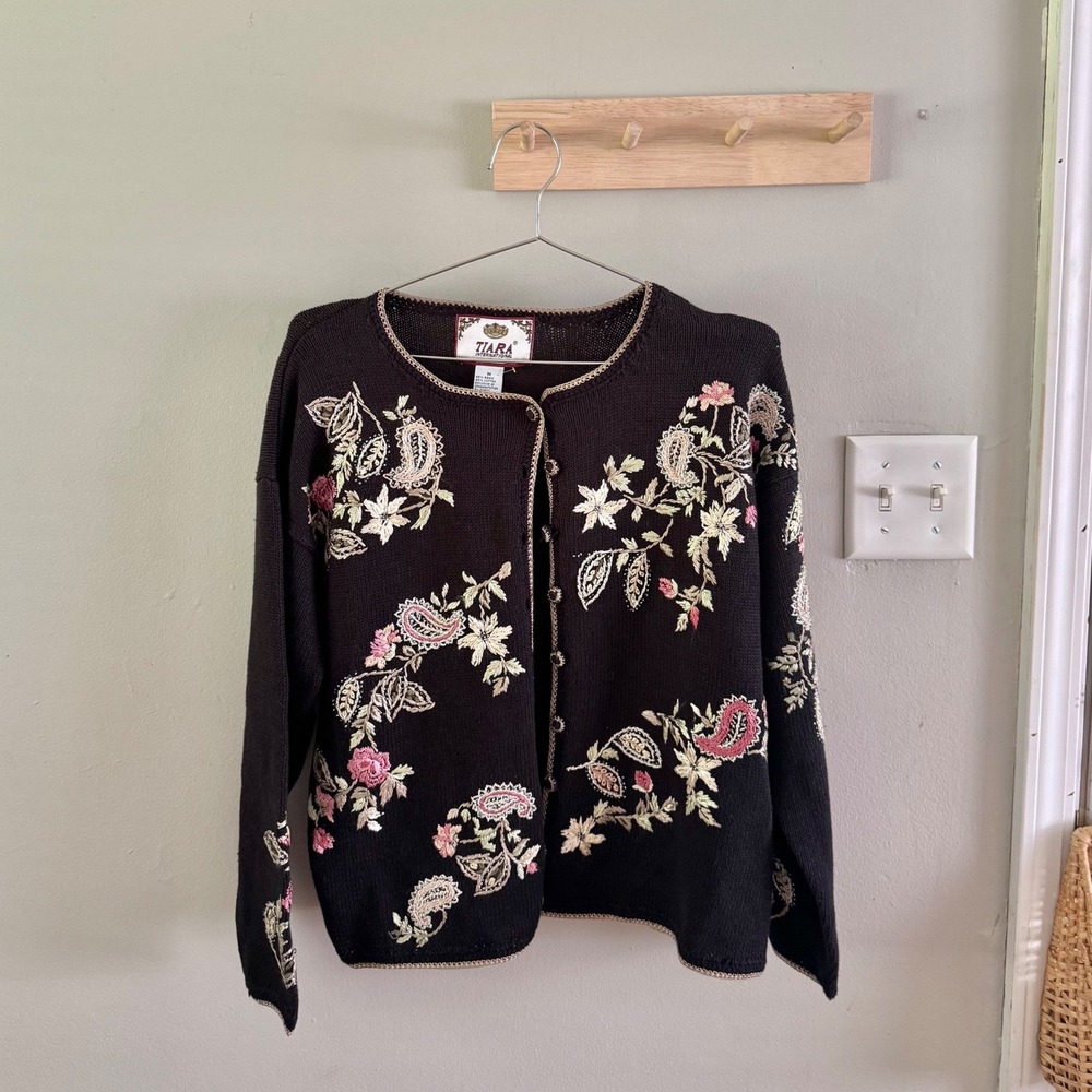 Vintage tiara international sweater